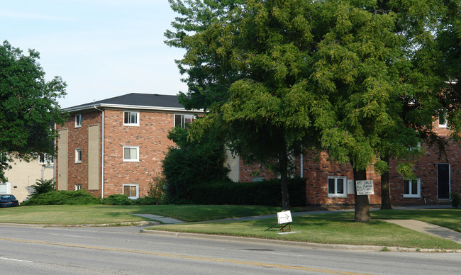 6305-6317 Joliet Rd in La Grange, IL - Building Photo - Building Photo