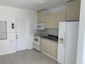 2784 SW 14th St in Fort Lauderdale, FL - Building Photo - Building Photo