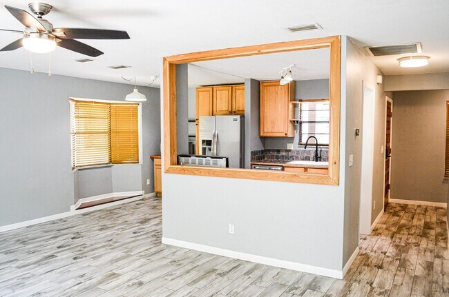 3526 NW 53rd Ter in Gainesville, FL - Building Photo - Building Photo