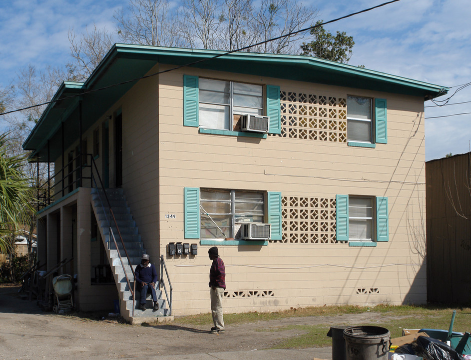 1349 14th St in Jacksonville, FL - Foto de edificio