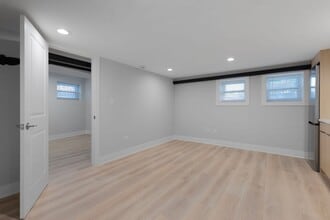 7600 N Sheridan Rd, Unit B1 in Chicago, IL - Building Photo - Building Photo