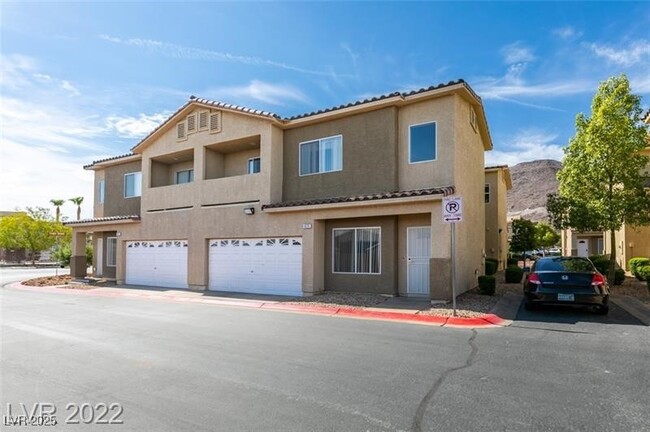 475 Lost Eagle Way in Henderson, NV - Building Photo - Building Photo