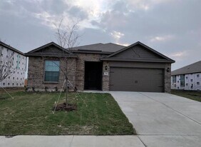 516 Micah Ln in Ferris, TX - Building Photo