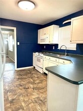 9 Crossroad Dr in Fairview Heights, IL - Building Photo - Building Photo