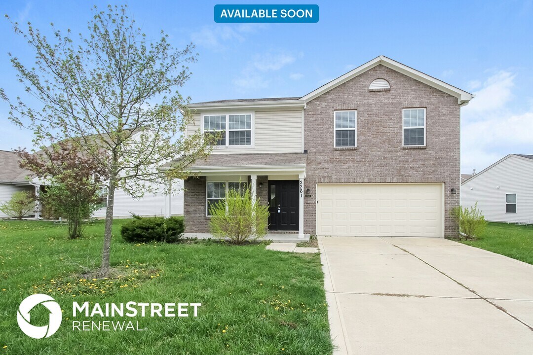2261 Rosswood Blvd in Indianapolis, IN - Building Photo