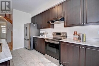 15 Blacksmith Dr in Breslau, ON - Building Photo - Building Photo