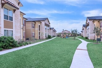2601 S Border Ave in Weslaco, TX - Building Photo - Building Photo