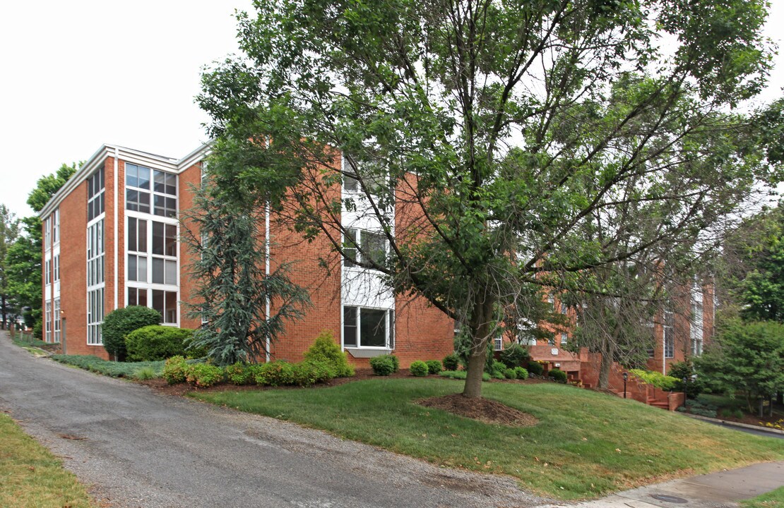 Southeby Square in Roanoke, VA - Foto de edificio