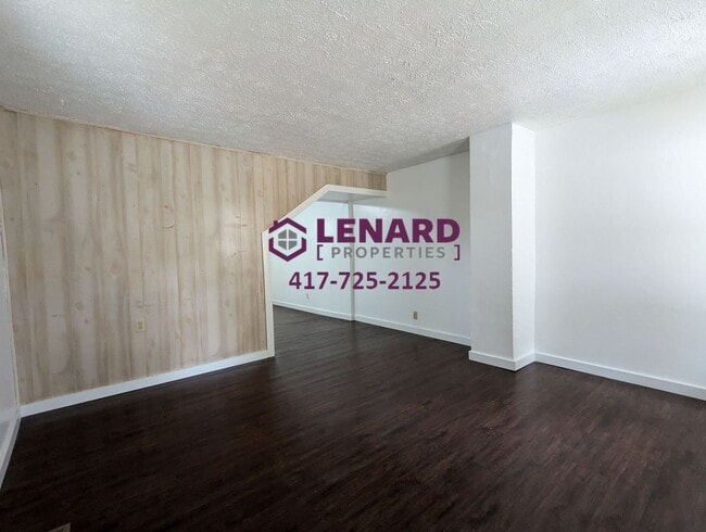 635 S Douglas Ave in Springfield, MO - Building Photo - Building Photo