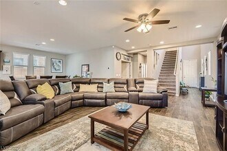 8044 Bear Canyon St in Las Vegas, NV - Building Photo - Building Photo