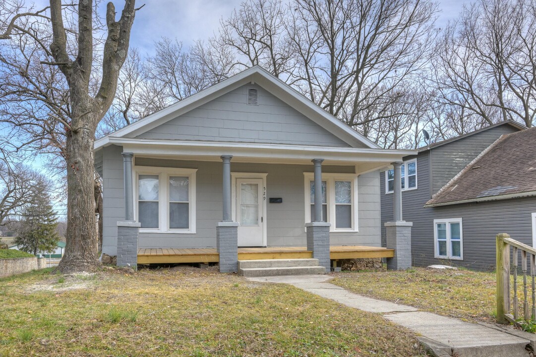 529 N Joplin Ave in Joplin, MO - Building Photo