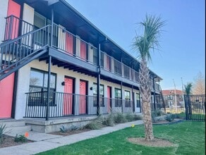 Sun and Sands Apartments in Dallas, TX - Building Photo - Building Photo