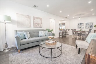 3744 Los Olivos Ln in Glendale, CA - Building Photo - Building Photo