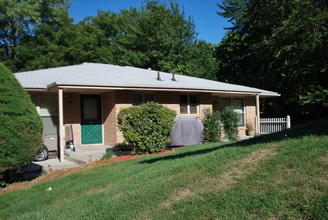 6501 Urbandale Ave in Urbandale, IA - Building Photo - Building Photo