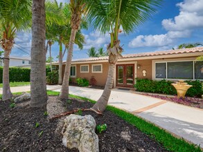 2810 NE 48th Ct in Lighthouse Point, FL - Foto de edificio - Building Photo