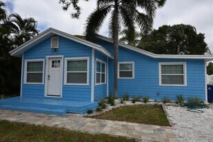 528 Tennessee Ave in Palm Harbor, FL - Building Photo