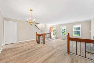 439 Wynridge Dr in Charlottesville, VA - Foto de edificio - Building Photo
