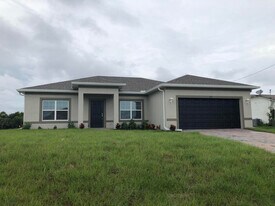 625 NW 28th St in Cape Coral, FL - Building Photo