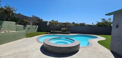 2127 Hanford Dr in San Diego, CA - Building Photo - Building Photo