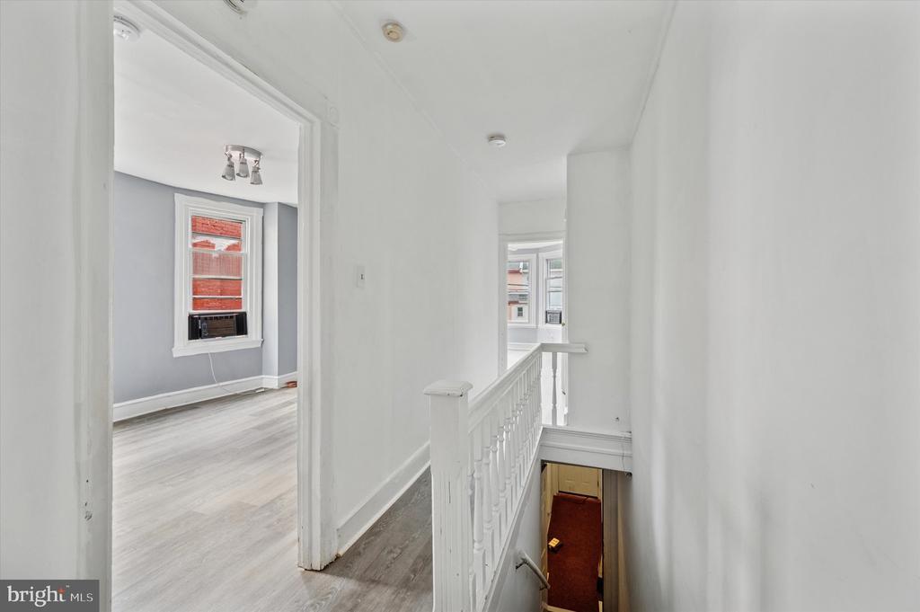 5841 N 12th St in Philadelphia, PA - Building Photo