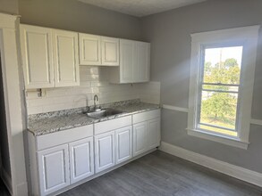 2833 E 100th St in Cleveland, OH - Building Photo - Building Photo