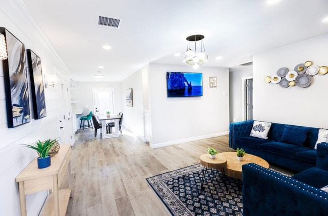 451 E Lincoln Ave in Escondido, CA - Building Photo - Building Photo