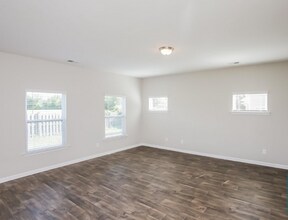 313 Nehemiah Rd in Lexington, SC - Foto de edificio - Building Photo