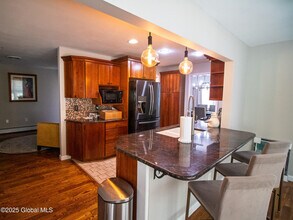 3 Salem Dr in Saratoga Springs, NY - Building Photo - Building Photo