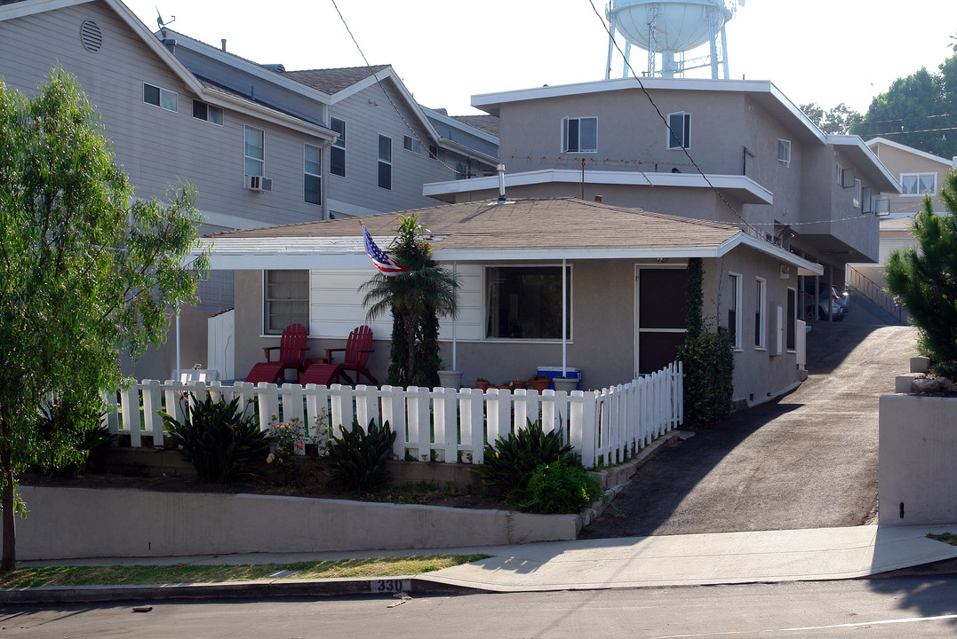 330 Sierra St in El Segundo, CA - Foto de edificio