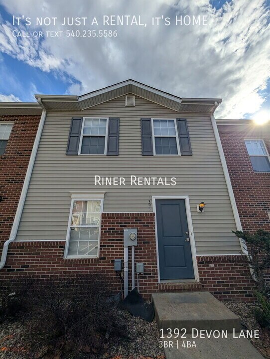 1392 Devon Ln in Harrisonburg, VA - Foto de edificio