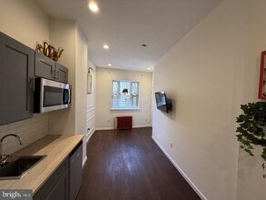 1003 S 6th St in Philadelphia, PA - Building Photo - Building Photo