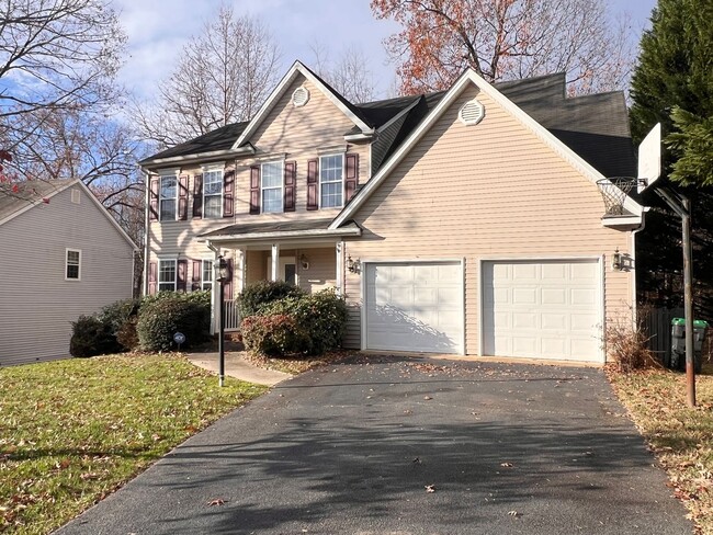 2506 Brandermill Pl in Charlottesville, VA - Foto de edificio - Building Photo