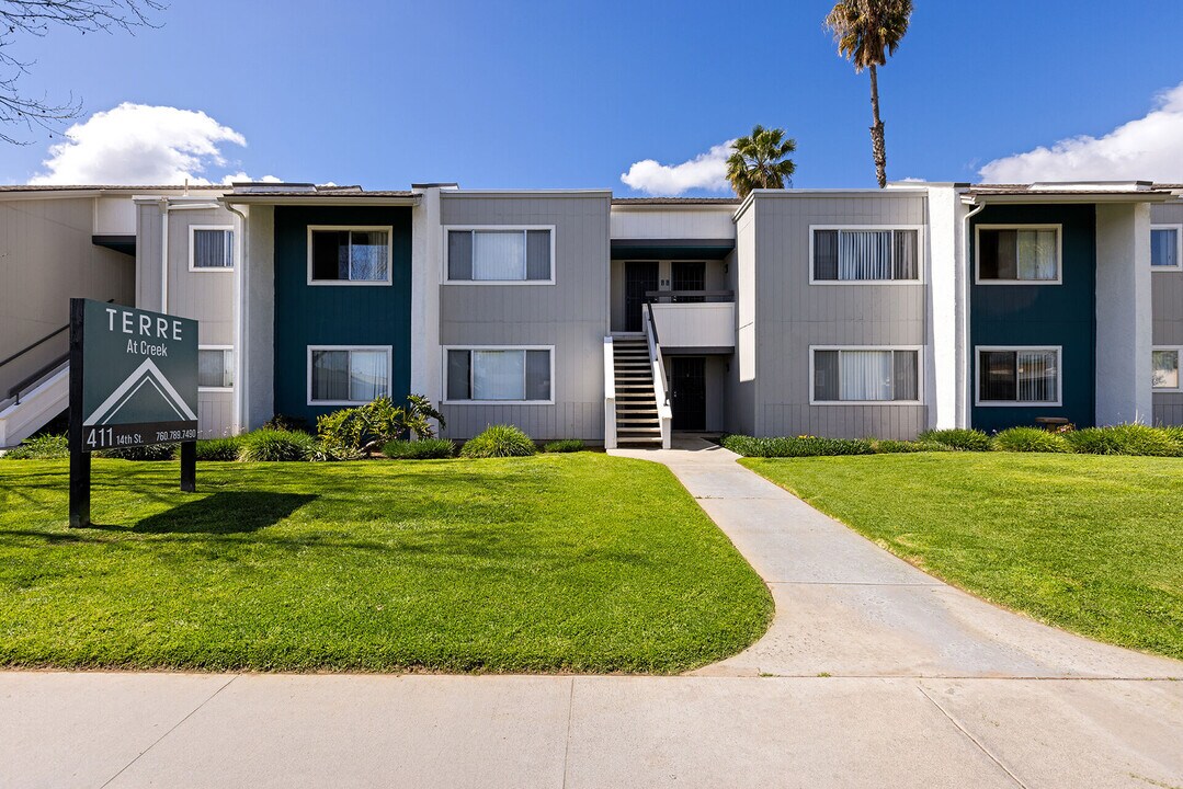 Terre at Creek in Ramona, CA - Foto de edificio