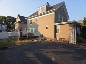 26 1/2 Pearl St in Milford, MA - Building Photo