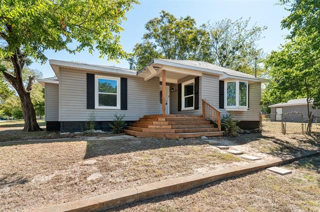 1330 W Sears St in Denison, TX - Building Photo