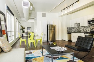 Viridian Lofts in San Diego, CA - Building Photo - Building Photo