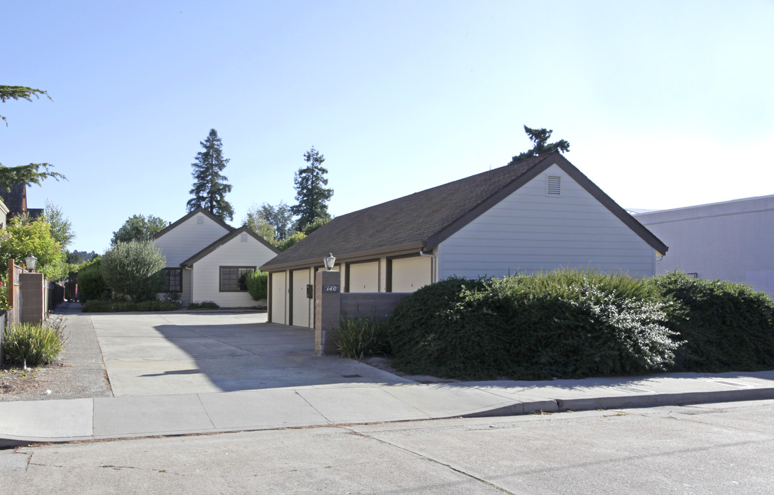 140 Doyle St in Santa Cruz, CA - Building Photo