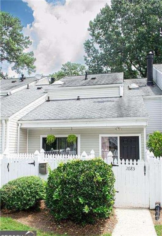 property at 2685 Meadowlawn Dr