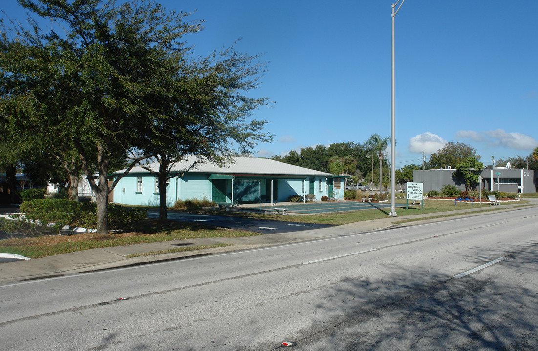 Lamplight Village in St. Petersburg, FL - Building Photo