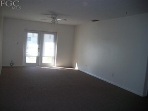 4912 York St in Cape Coral, FL - Foto de edificio - Building Photo