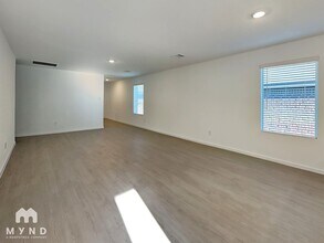 2057 Belgian Dr in Aubrey, TX - Foto de edificio - Building Photo