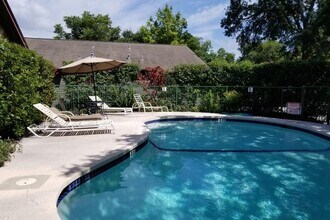 3815 Menchaca Rd in Austin, TX - Building Photo - Building Photo