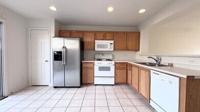 10392 Coyote Cub Ave in Las Vegas, NV - Building Photo - Building Photo