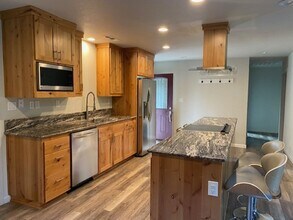 3434 Odin Ct in Redding, CA - Foto de edificio - Building Photo