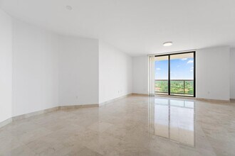 3630 Gardens Pkwy in Palm Beach Gardens, FL - Building Photo - Building Photo