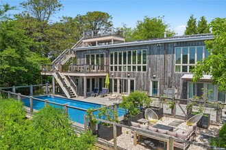 32 Tuthill Ln in West Hampton Dunes, NY - Foto de edificio - Building Photo