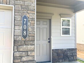 708 Shetland Trl in Cartersville, GA - Foto de edificio - Building Photo