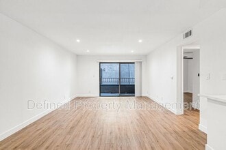 5807 Laurel Canyon Blvd in Los Angeles, CA - Building Photo - Building Photo