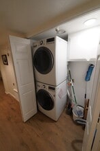 1000 E California Blvd, Unit 207 in Pasadena, CA - Building Photo - Building Photo