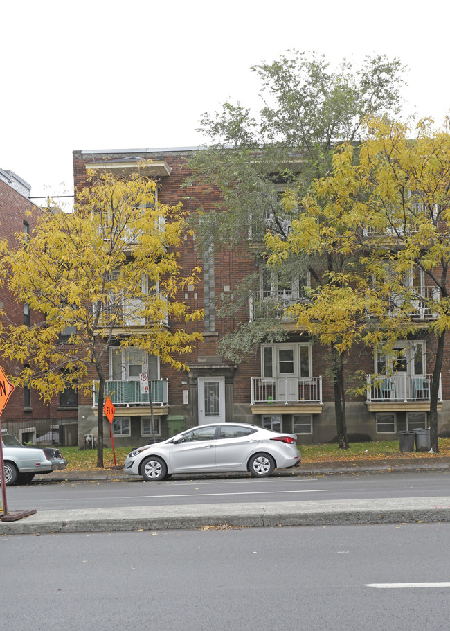 2390-2398 Pie-IX in Montréal, QC - Building Photo - Building Photo